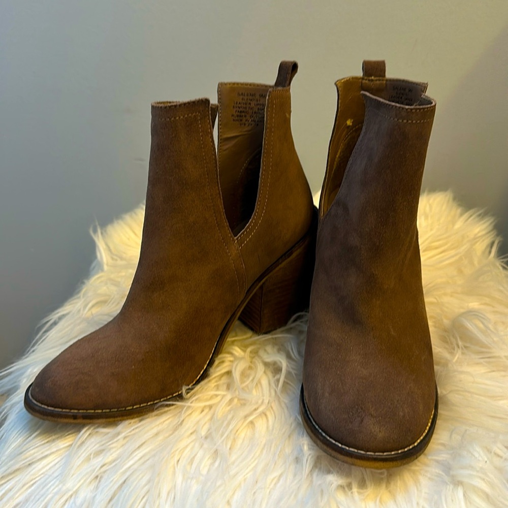 Steve Madden ankle boots size 9